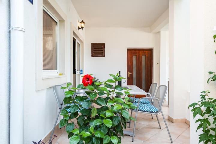 Apartments Nina M Башка-Вода Экстерьер фото