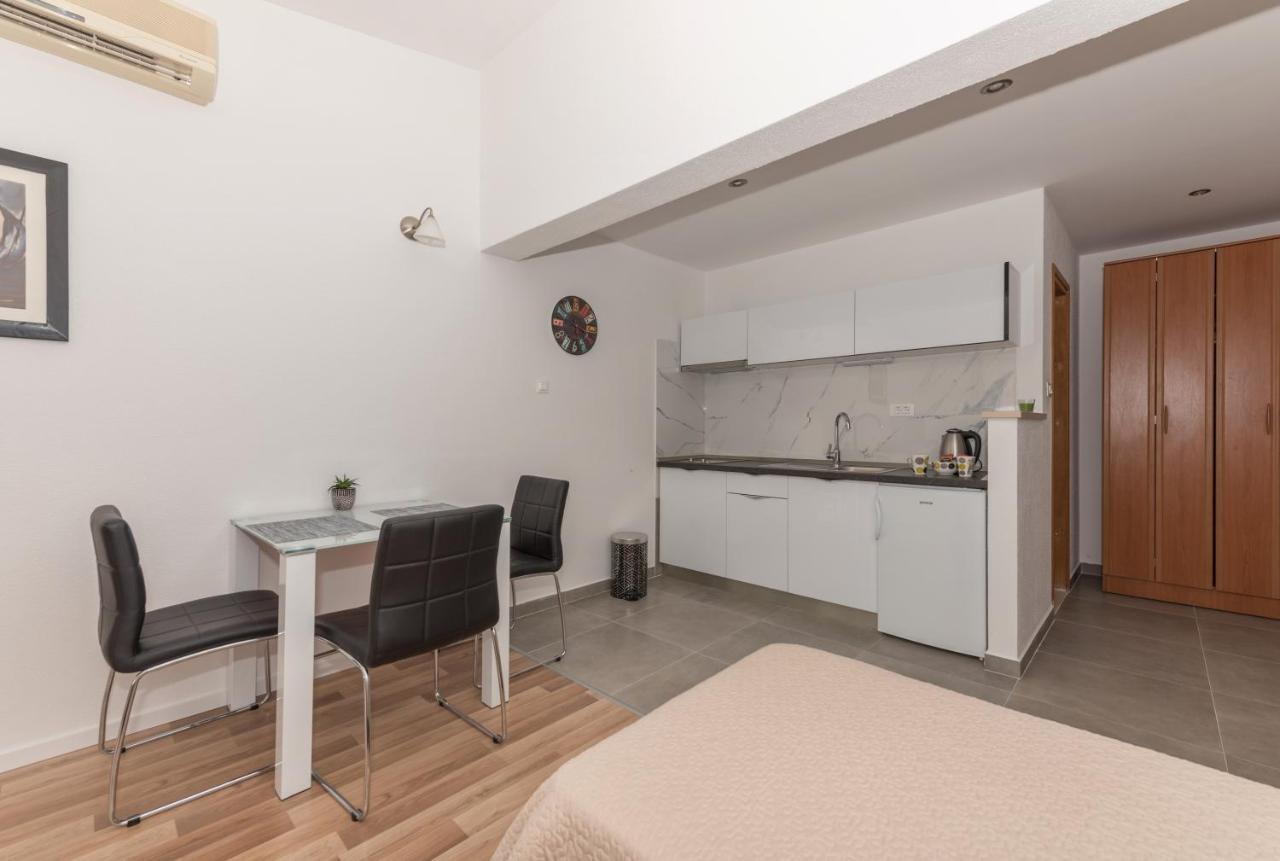 Apartments Nina M Башка-Вода Экстерьер фото